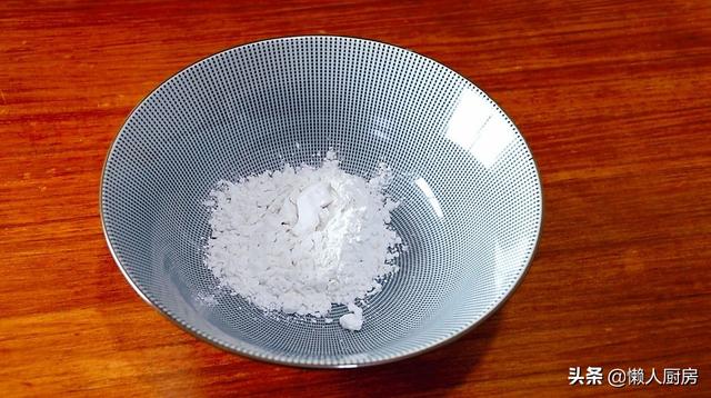 把花生米放入面團里，牢記這2點，花生又香又脆 熱愛美食 第2张