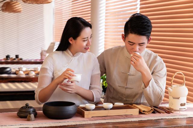 情人节送女孩什么礼物七夕：祝福所有夫妻不离不弃