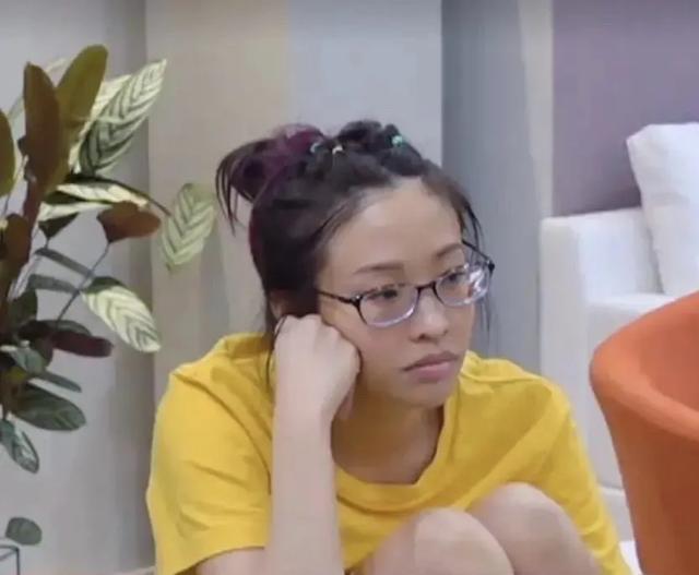 不化妆让眼睛变大的方法（手把手教你眼睛变大两倍）