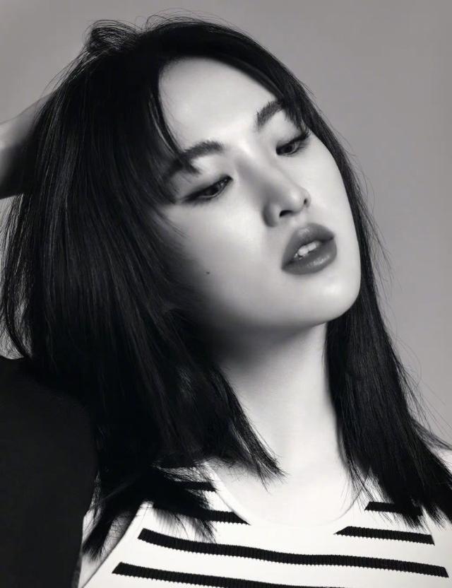 任正非女兒姚安娜有錢任性，出道資源逆天，拍雜志上綜藝混臉熟 娛樂八卦吃瓜 第1张