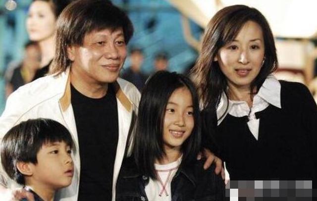 火雲邪神梁小龍：成名後妻子遭硫酸毀容，二婚再娶小26歲嬌妻 娛樂八卦吃瓜 第9张