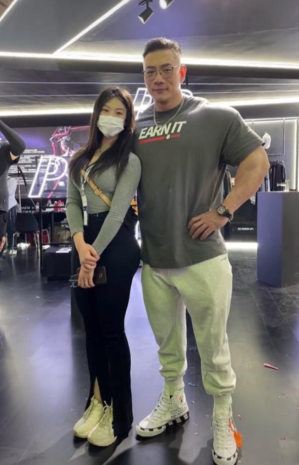 鹿晨輝遇上健身「小姐姐」，場面也太惹火了吧 健身減肥達人 第14张