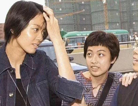 劉鑾雄小29歲嬌妻甘比曬照！打扮低調不像闊太，和孩子玩耍很開心 娛樂八卦吃瓜 第1张