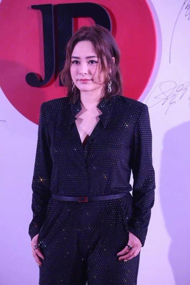 阿嬌和前夫離婚後狀態不同，阿嬌暴肥變胖子，前夫暴瘦患抑鬱症 娛樂八卦吃瓜 第6张