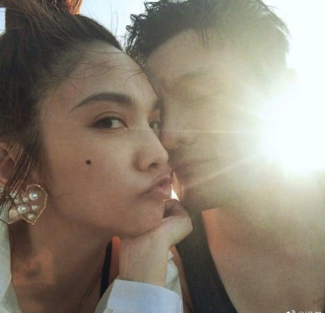 李榮浩太甜蜜！0點准時為楊丞琳慶生，夫妻曬「三口」合影好幸福 娛樂八卦吃瓜 第3张