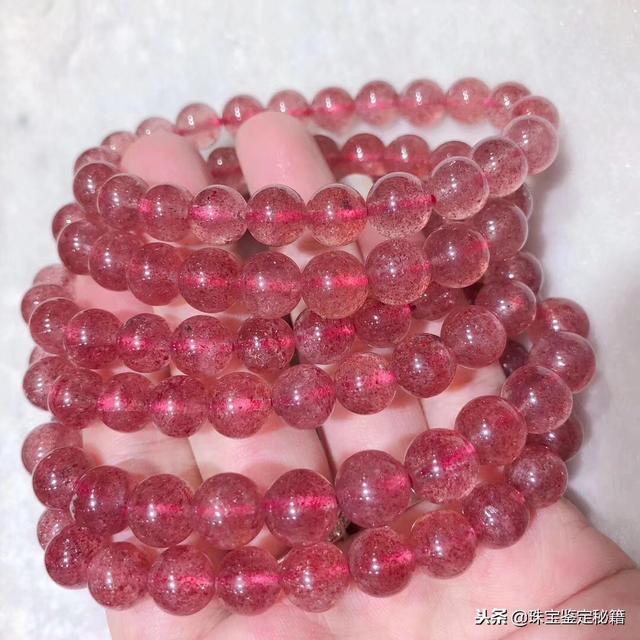 白水晶和红草莓晶有什么区别，读完这篇文章让你更加认识草莓晶