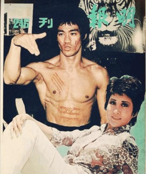 向華強陳嵐夫婦，為何堅持四十年如一日贍養向華強前妻丁佩？ 娛樂八卦吃瓜 第17张