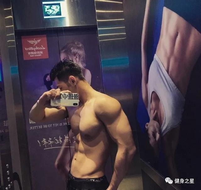 南京筋肉小狼狗走紅，顏值身材撩爆網友，這身材著實令人羨慕 健身減肥達人 第24张