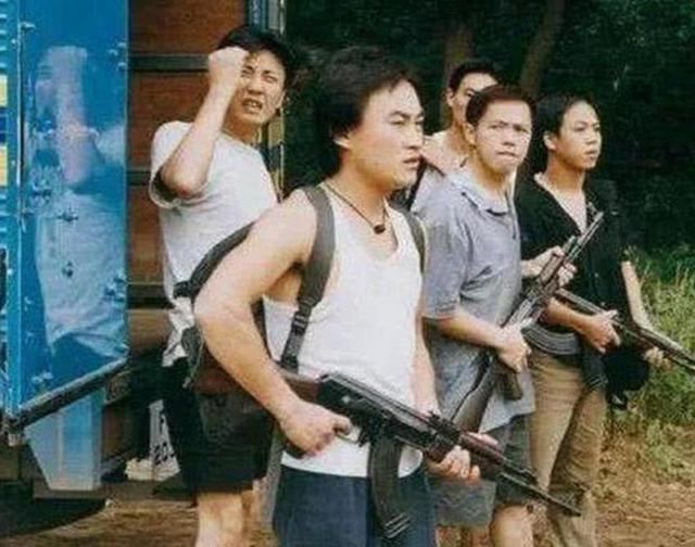 香港悍匪出狱移民香港贼王叶继欢与张子强齐名在叶继欢女儿现状
