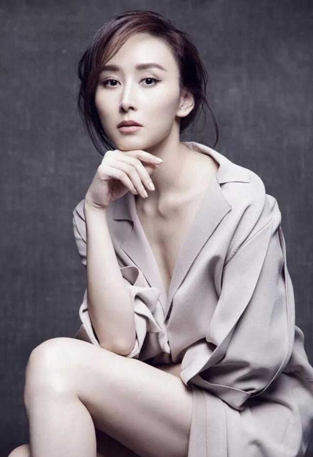 闊太胡靜身材確實有料，43歲的身體23歲身材，是怎麼做到的？ 街拍正妹 第9张