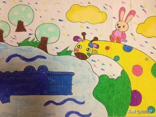 1一3岁宝宝学画画,大一班的小朋友学画画