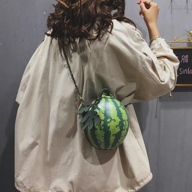 情人节送女朋友什么礼物比较有意义2月14如何宠爱你的女友，“包”治情人节送
