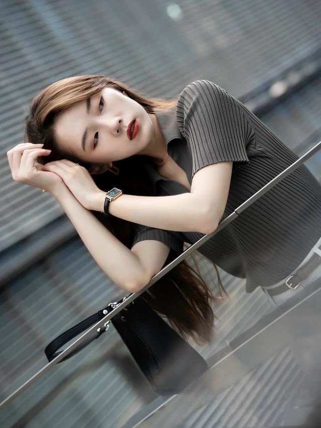 男人手表戴哪个手比较好（手表应该戴左手还是右手）