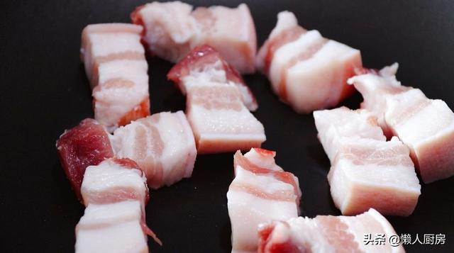 大廚教你做紅燒肉，記住這些，入口即化味道香，減肥也要吃幾塊 熱愛美食 第7张