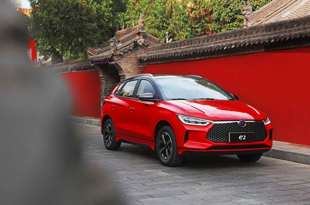 通勤、跑山皆可的比亚迪e2，充电15分钟续航百公里