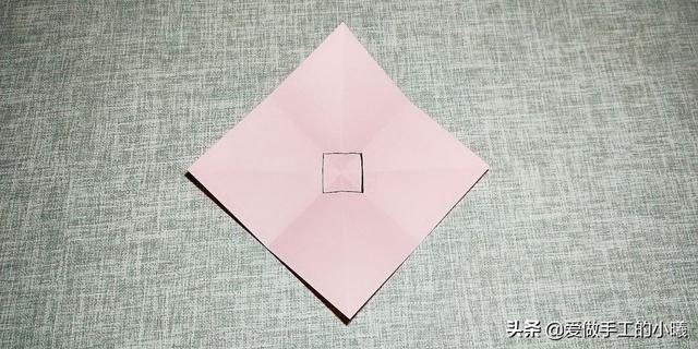 正方形礼盒蝴蝶结打法 礼盒上怎么打蝴蝶结