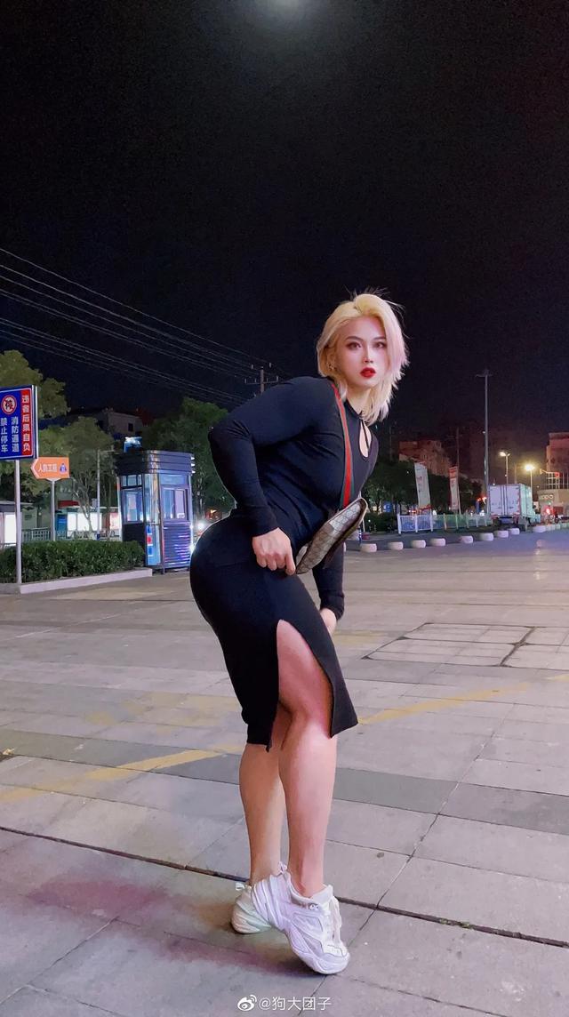 安徽「筋肉女僕」身材太犯規，網友：堪稱「女版鹿晨輝」 街拍正妹 第4张