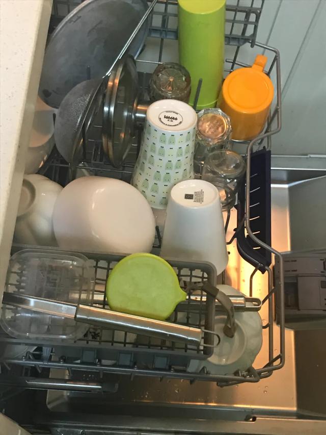 洗碗机的工作原理是什么（新买的洗碗机居然洗不了碗）