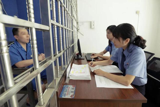 入群就能免费查询公民个人信息3次？这个聊天群是干啥的