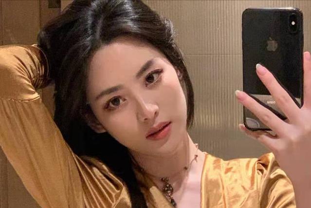 刷禮物才是真關心？美女網紅兩次翻車，要錢、要禮物，暴露真面目 娛樂八卦吃瓜 第2张