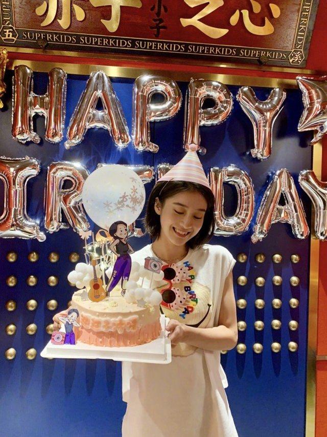 張雪迎交際圈太廣！23歲生日虞書欣安崎為她慶祝，不過未見章子怡 娛樂八卦吃瓜 第1张