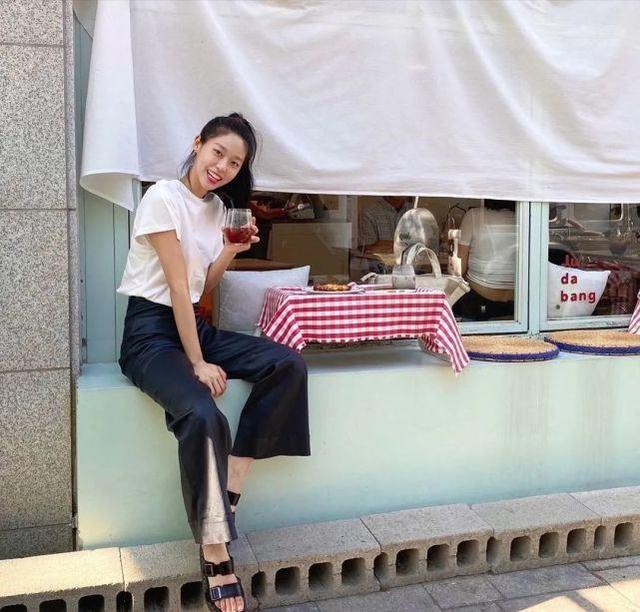 金雪炫身材比例好！穿基礎款單品也能美成畫報，不愧「名品身材」 娛樂八卦吃瓜 第5张
