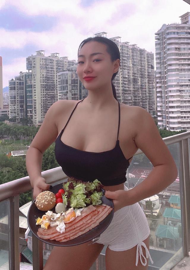 23歲廈門女私教，細腰腰臀還有長腿，這樣的性感尤物竟真實存在？ 街拍正妹 第4张