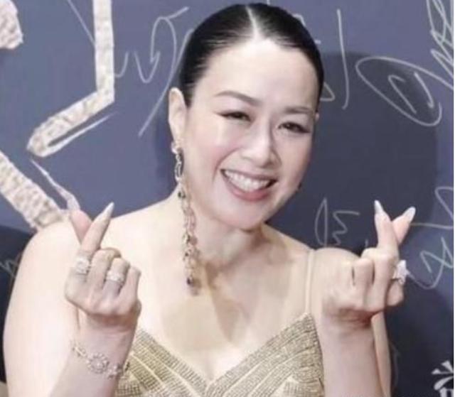 50歲鍾麗緹三婚二離，為小12歲老公拼四胎，為了追愛真勇敢 娛樂八卦吃瓜 第11张