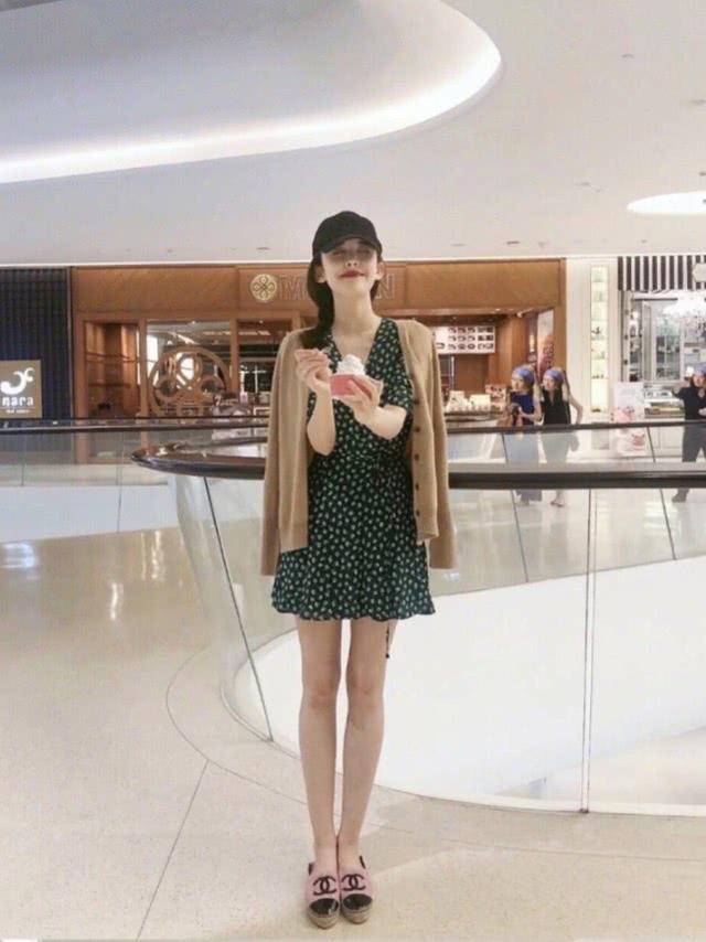 古力娜扎時尚造型流出！抹胸蛋糕裙甜美性感，身材高挑惹人羨慕 娛樂八卦吃瓜 第7张