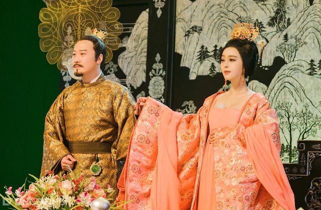 杨玉环与李白的关系（李白和杨贵妃有私情吗）