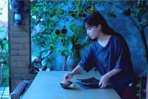 網紅李子柒：父母離異被收養，坎坷前行遇風口，與世無爭只是童話 娛樂八卦吃瓜 第3张