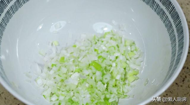 30歲寶媽曬早餐餅，挑食的孩子看了也愛吃，學會了就可以擺攤 熱愛美食 第7张