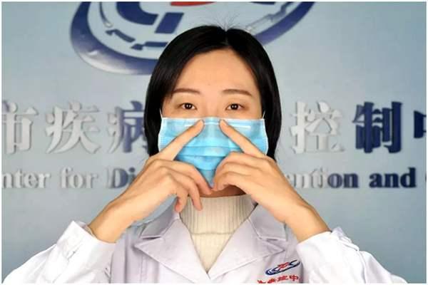 情人节送男友什么礼物不能见面的情人节，你们打算怎么送礼物？