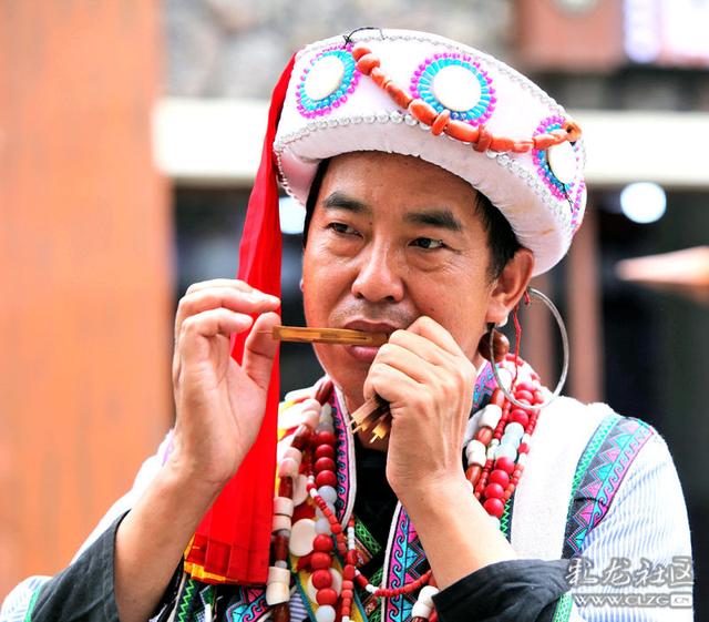 情人节送老公什么礼物七夕礼物送点啥？看看这些少数民族的定情信物，真的不