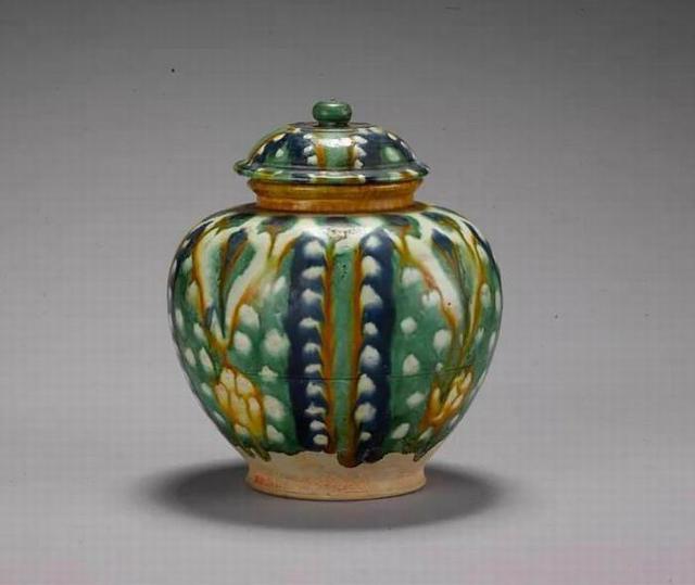 唐三彩的主要用途是干什么的（唐三彩畅销海外却用途特殊）