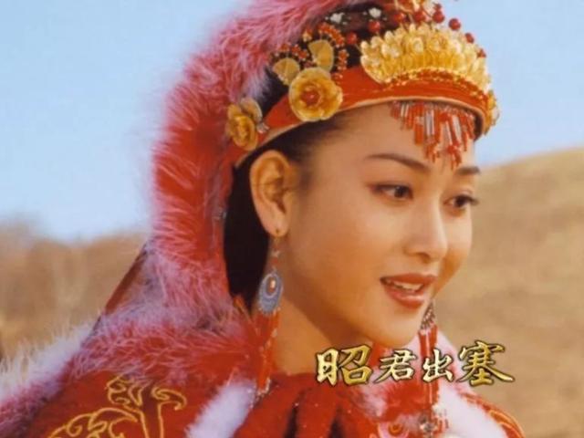 因拒絕被潛規則，一度無奈退出娛樂圈，38歲淪落街頭賣衣養家？ 娛樂八卦吃瓜 第5张