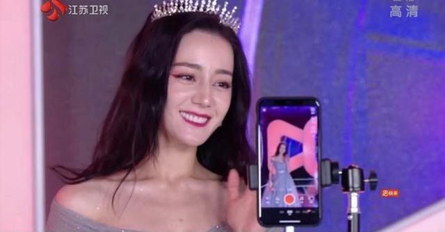 因顏值崩塌引熱議，被嘲營銷大戶，失去美貌的迪麗熱巴還剩什麼？ 娛樂八卦吃瓜 第10张