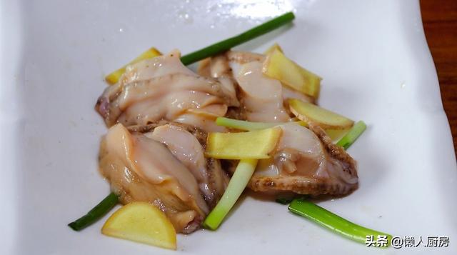 春天，可以多吃它，不用水煮，直接放入鹽中燙一下，肉質Q彈 熱愛美食 第9张