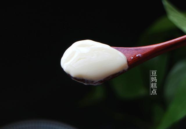 每個月那幾天，我都會做這甜品，幾分鍾就好，暖宮活血，入口即化 熱愛美食 第3张
