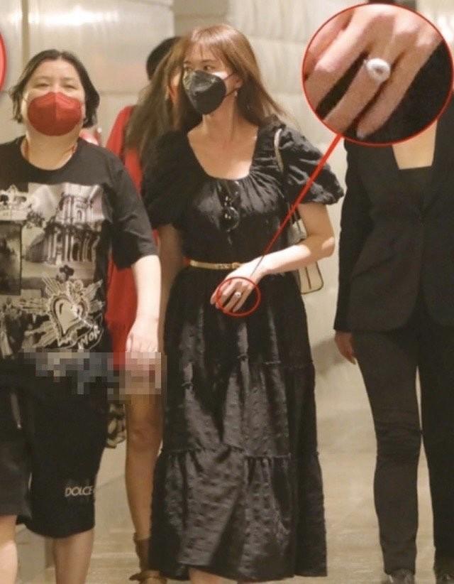 林志玲結婚後罕見露面，和友人出街被偶遇，穿長裙戴口罩難掩美麗 娛樂八卦吃瓜 第4张