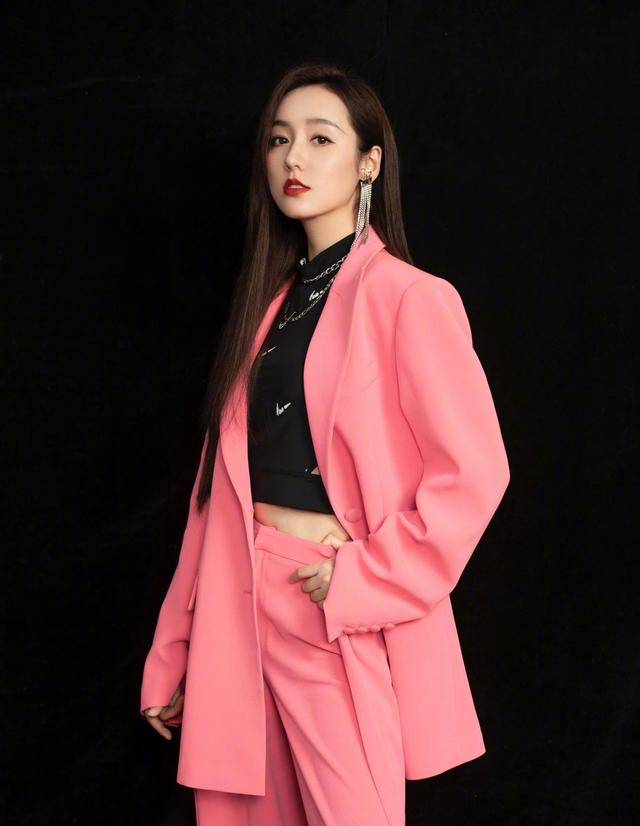 呂一真是美死了！35歲卻擁有20歲時的好身材，氣質出塵迷死人 街拍正妹 第1张