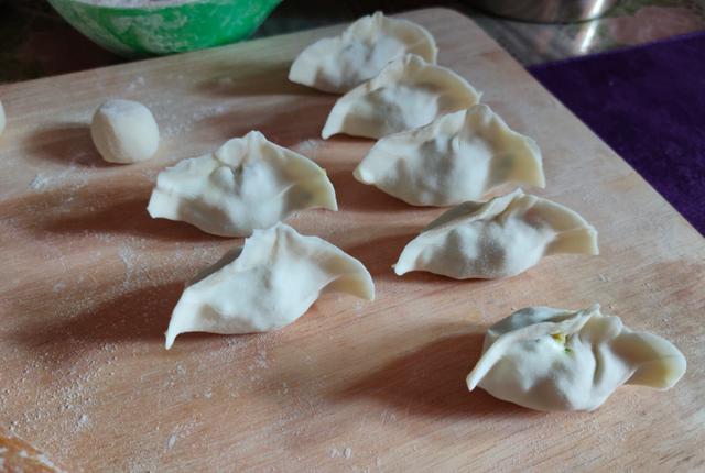 鸡蛋韭菜馅怎么调，怎样调韭菜鸡蛋馅好吃放调料（调料宜少不宜多）