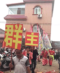 爆笑神評：如何才能吸引這位教官小姐姐的注意？神評笑死我了 搞笑整蠱 第12张