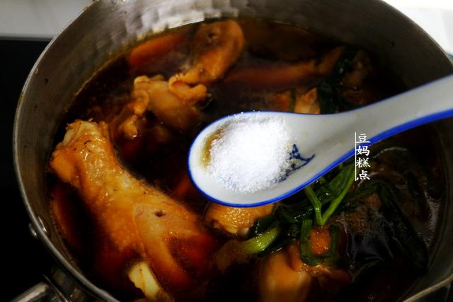 一個超簡單的雞腿吃法，煮10分鍾，蓋蓋一燜，又嫩又入味 熱愛美食 第10张