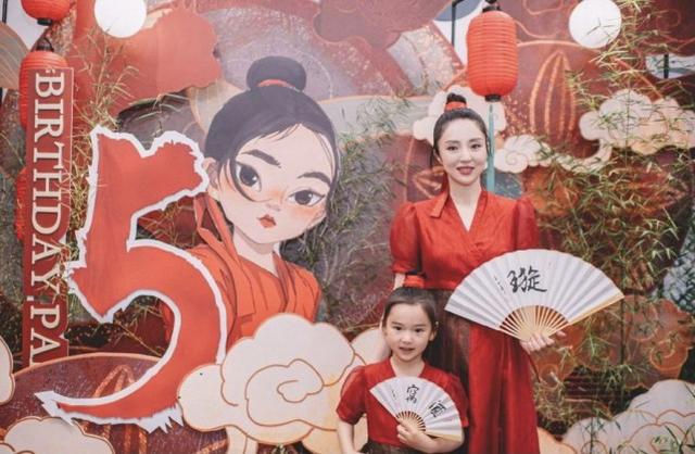 董璇高雲翔離婚後首合體，為女兒慶5歲生日，高雲翔剃光頭變路人 娛樂八卦吃瓜 第2张