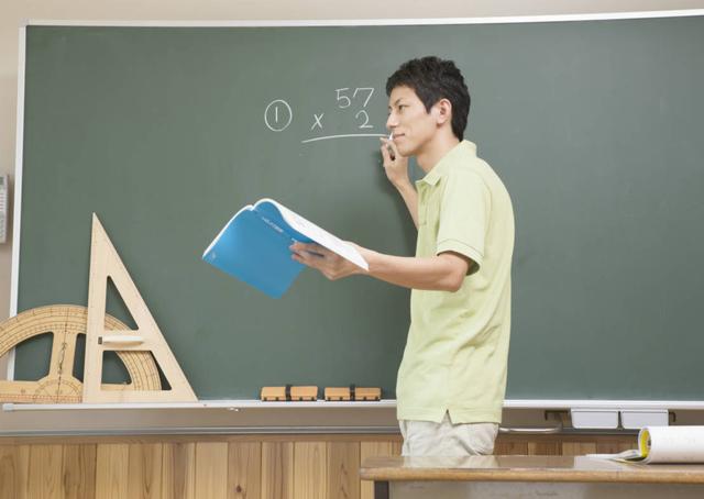 大学毕业做什么工作比较好（普通大学毕业后的5类工作推荐）