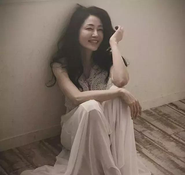 50歲的人又老又丑？看看53歲的日本大媽，身材火辣臉似少女 街拍正妹 第2张