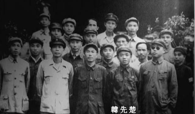 韩先楚子女后来怎么样了（一门三子女入伍当兵）