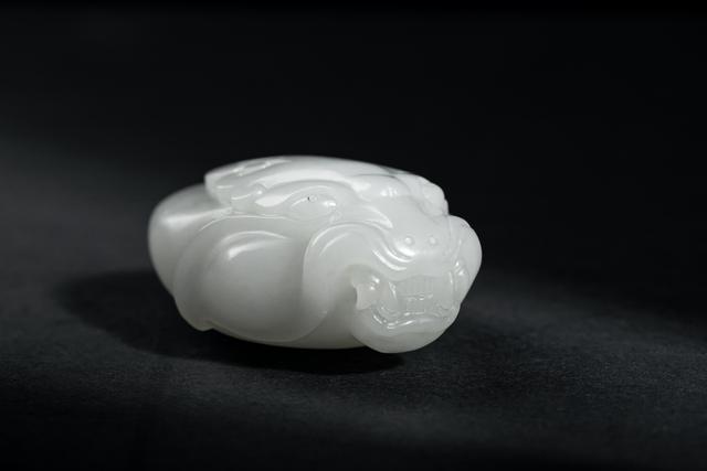 和田玉最简单的分辨真假，一招教你如何分辨和田玉真假