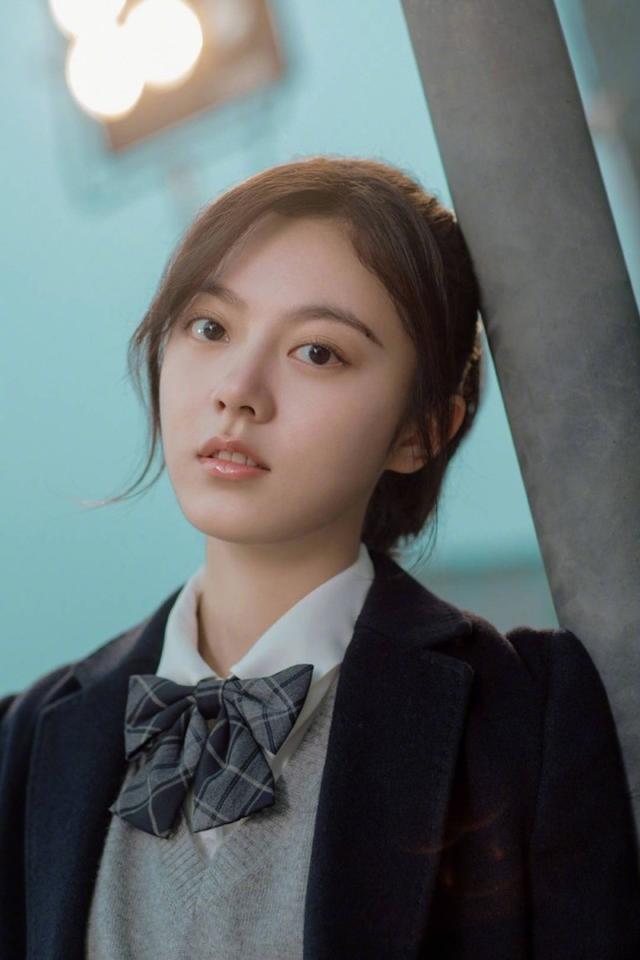 18歲新晉小花趙今麥曬近照，校園風格演繹乖巧路線，真實不違和 娛樂八卦吃瓜 第5张